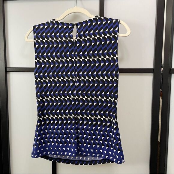 [s] Calvin Klein Black, White & Blue Geometric Patterned Sleeveless Blouse Tank - Picture 13 of 14